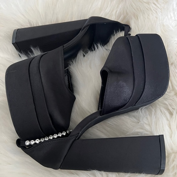 Black ankle strap embellishment double platform heels - Picture 2 of 3